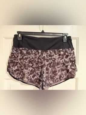 Athleta Running Free Printed Shorts